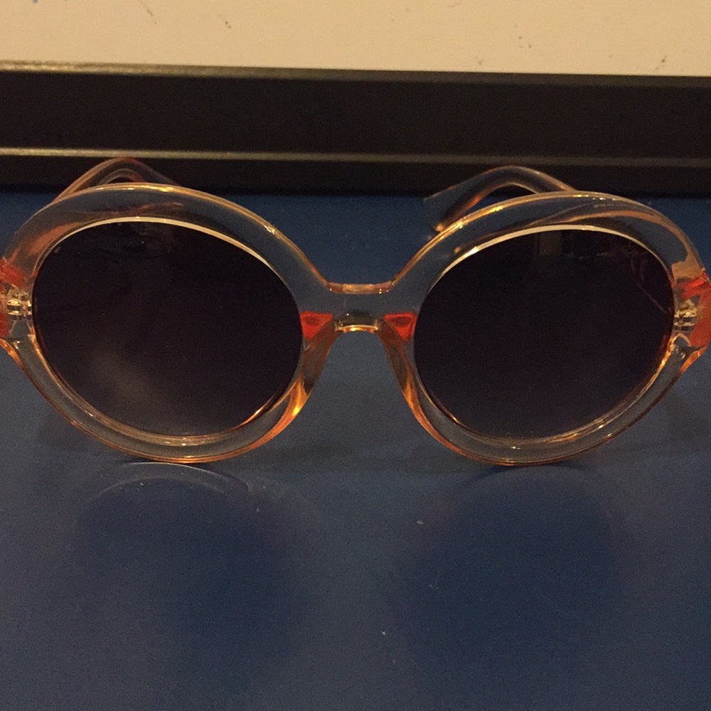 Robin Ruth ‘Nureet’ Peach Sunglasses